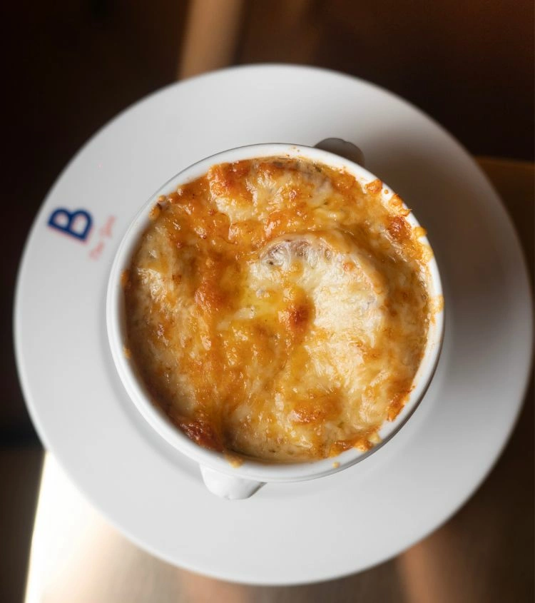 soupe gratinée à l'oignon